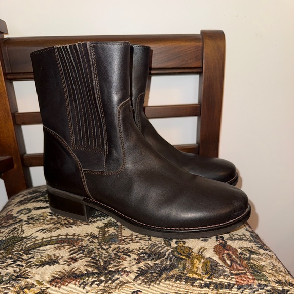 👢 L.L.Bean Brown Leather Chelsea Ankle Boots Women’s 9 Made in Portugal - Picture 9 of 14